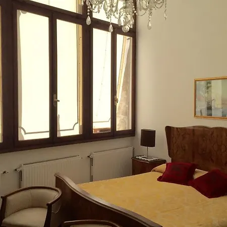 Couette-café Ca' Dor 3*